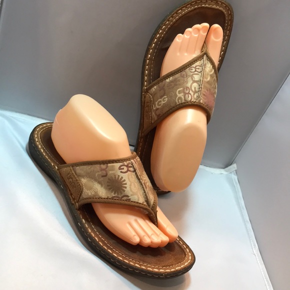 UGG Shoes - UGG 9 thong sandals flip flops